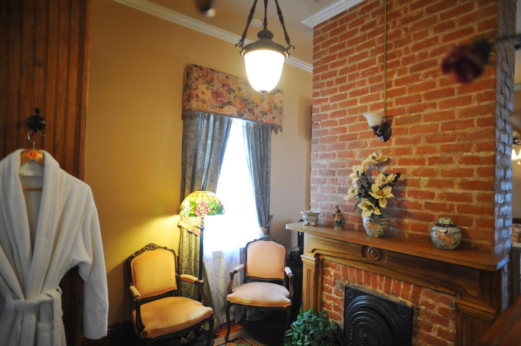 Hh Whitney House - A Bed & Breakfast On The Historic Esplanade Nova Orleães Exterior foto